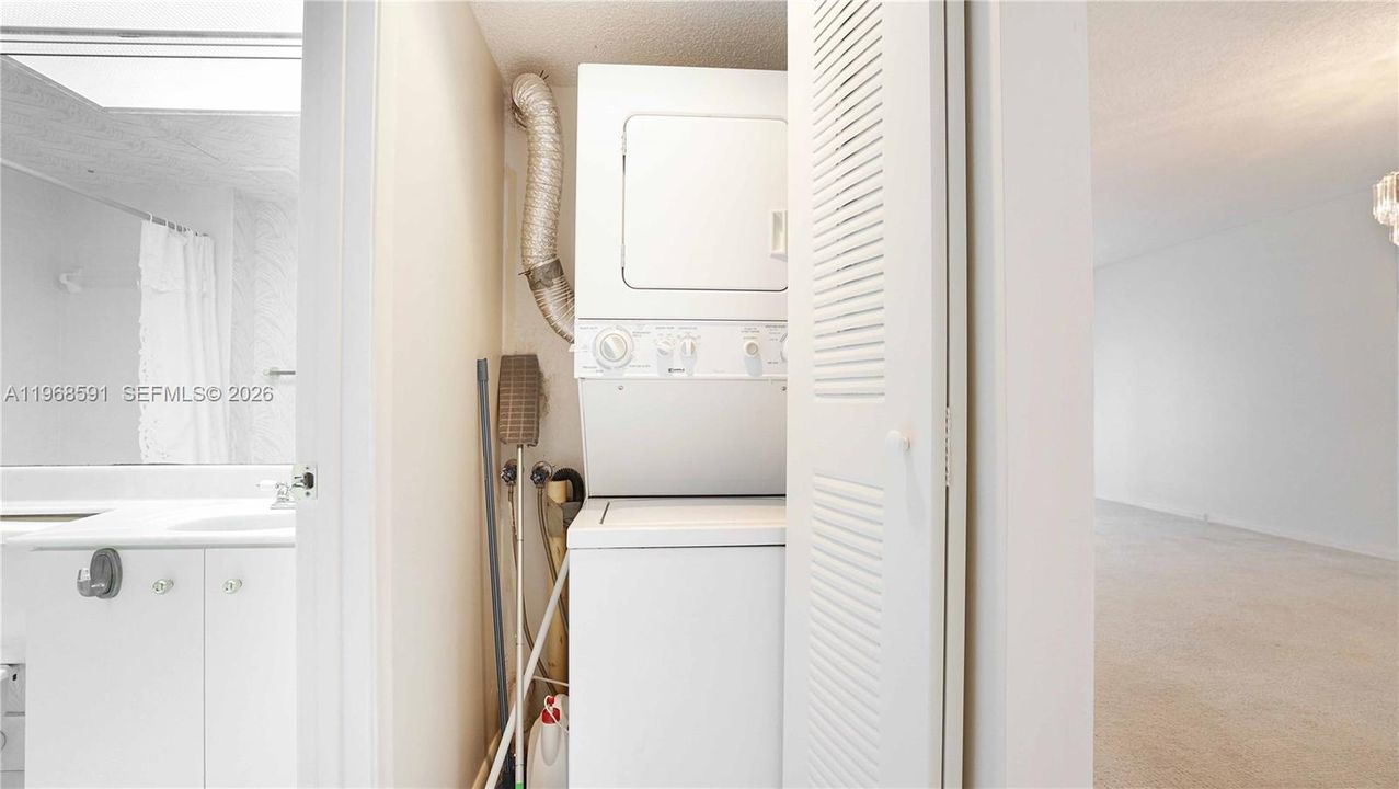 En Venta: $179,000 (2 camas, 2 baños, 1082 Pies cuadrados)