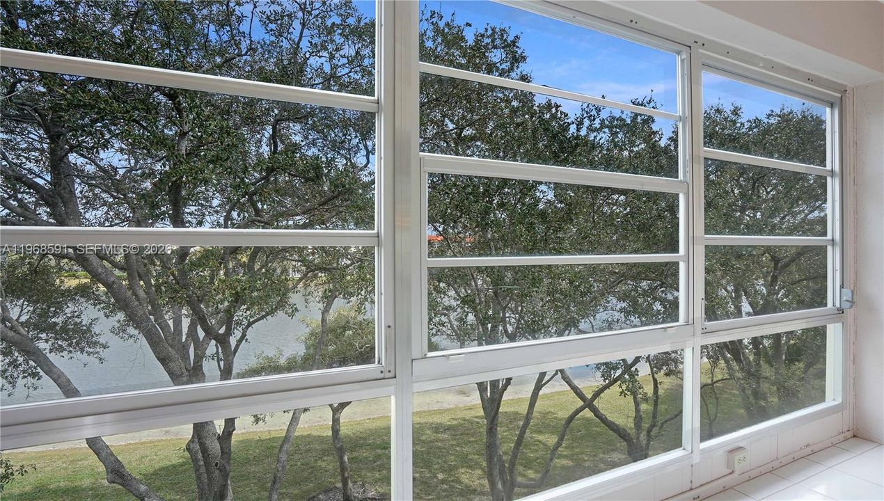 En Venta: $179,000 (2 camas, 2 baños, 1082 Pies cuadrados)
