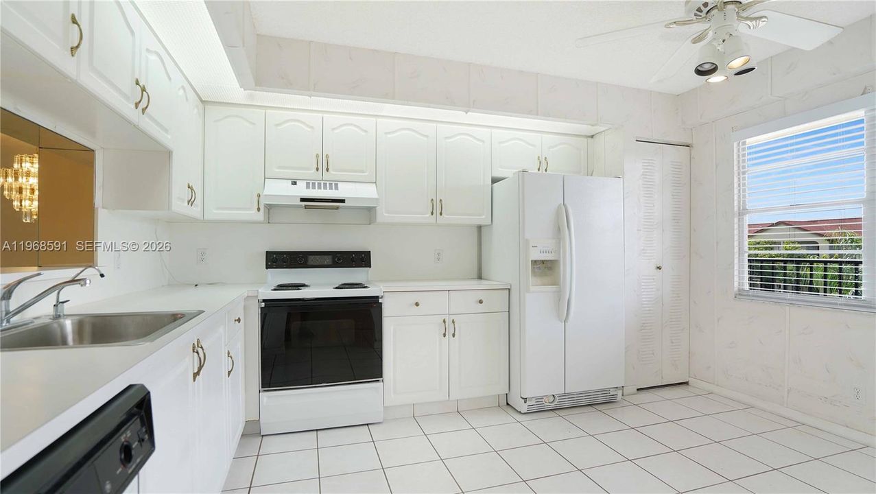 En Venta: $179,000 (2 camas, 2 baños, 1082 Pies cuadrados)