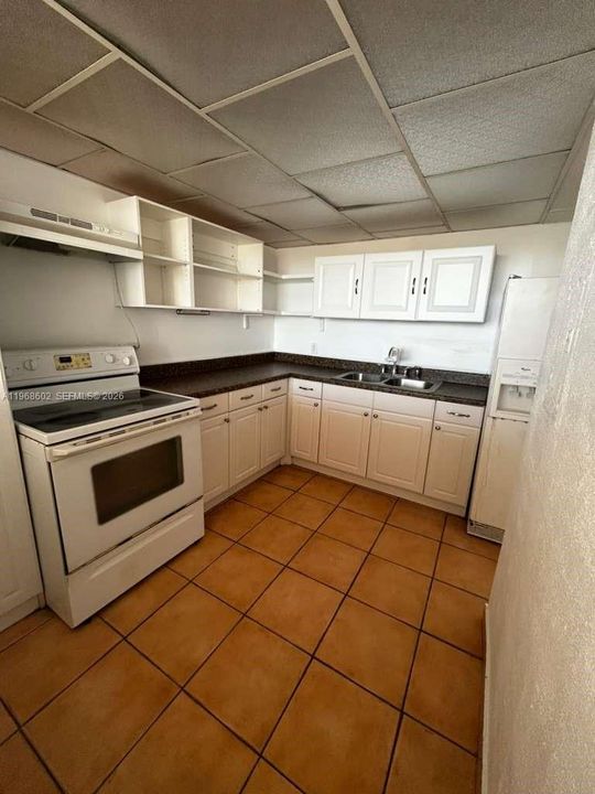For Sale: $108,000 (1 beds, 1 baths, 790 Square Feet)