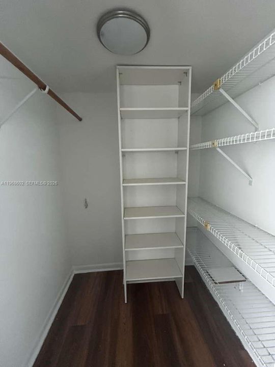 For Sale: $108,000 (1 beds, 1 baths, 790 Square Feet)