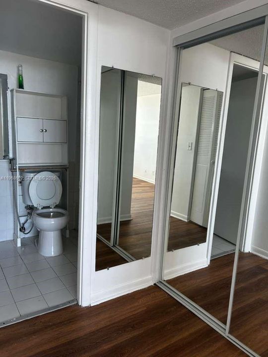 For Sale: $108,000 (1 beds, 1 baths, 790 Square Feet)