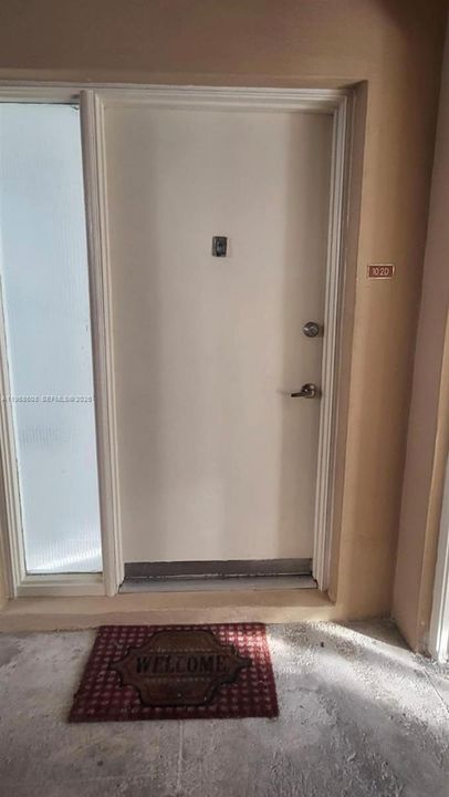 Под контрактом: $260,000 (2 спален, 1 ванн, 828 Квадратных фут)