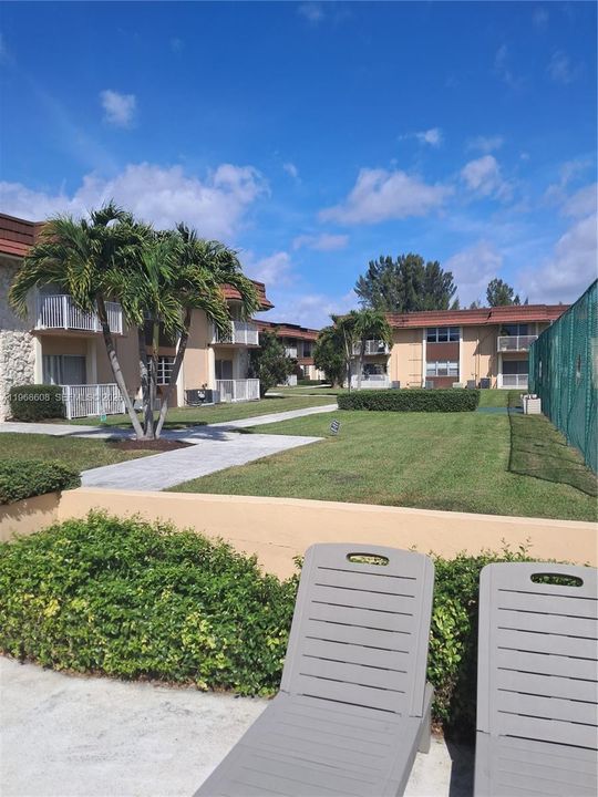 Под контрактом: $260,000 (2 спален, 1 ванн, 828 Квадратных фут)