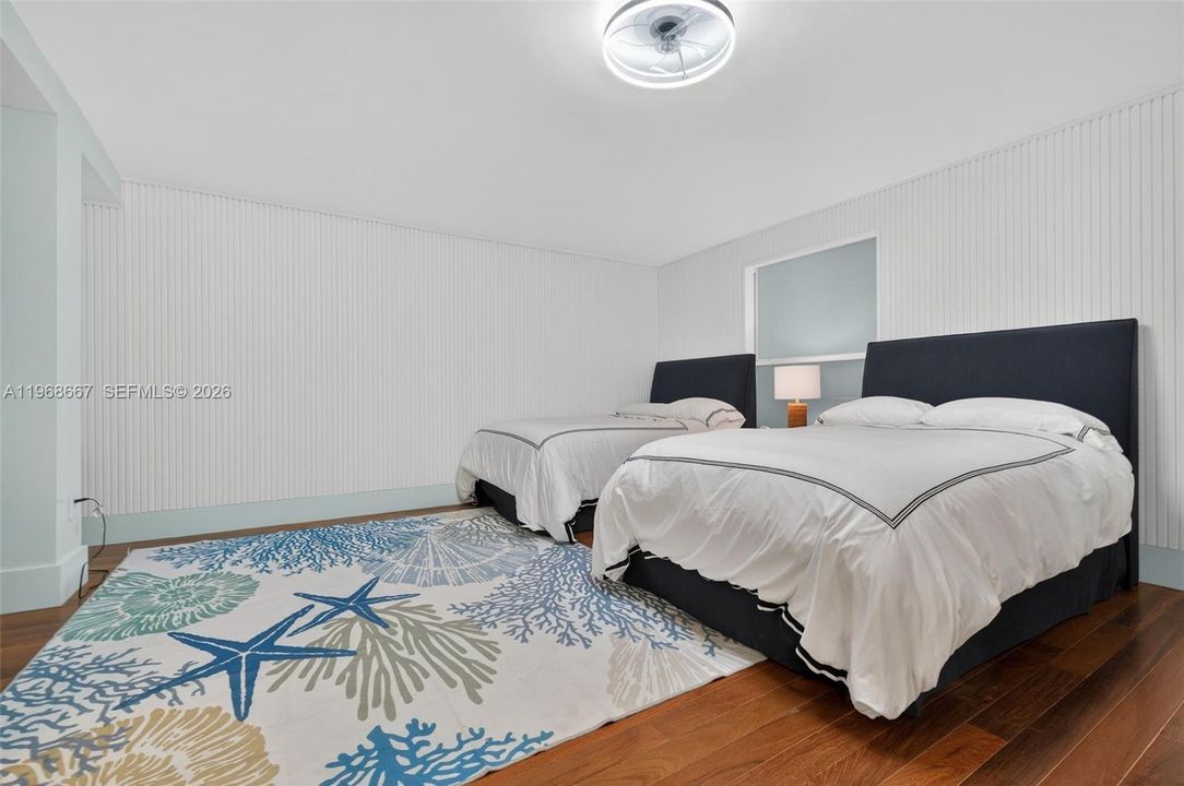 На продажу: $3,874,000 (3 спален, 3 ванн, 3711 Квадратных фут)