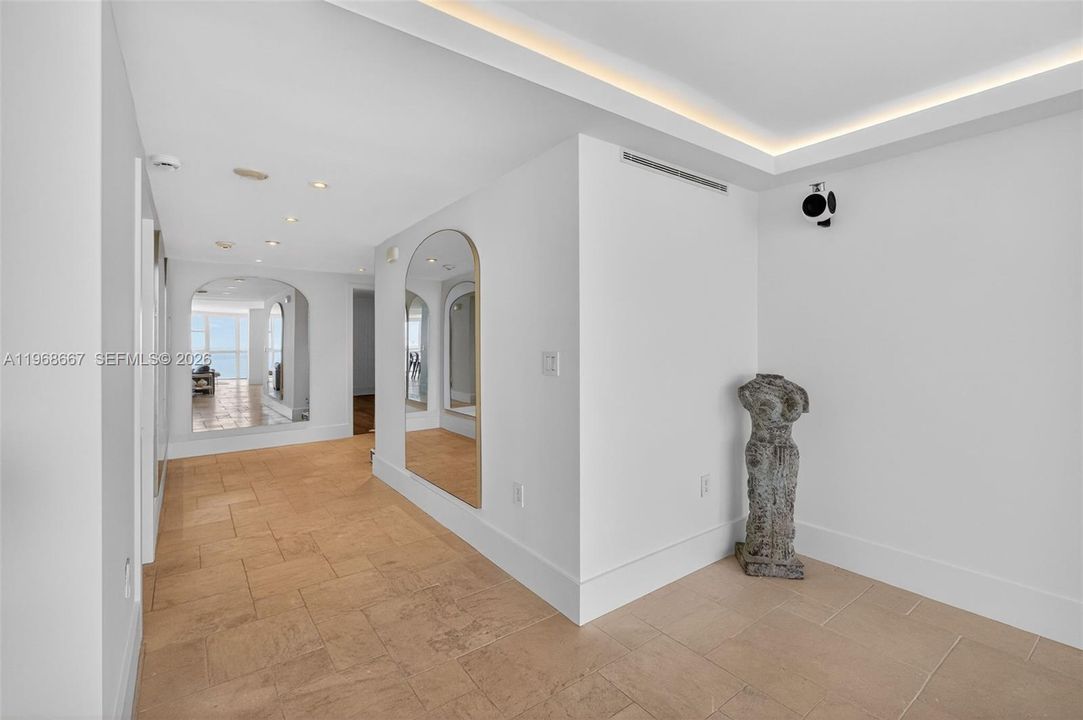 На продажу: $3,874,000 (3 спален, 3 ванн, 3711 Квадратных фут)