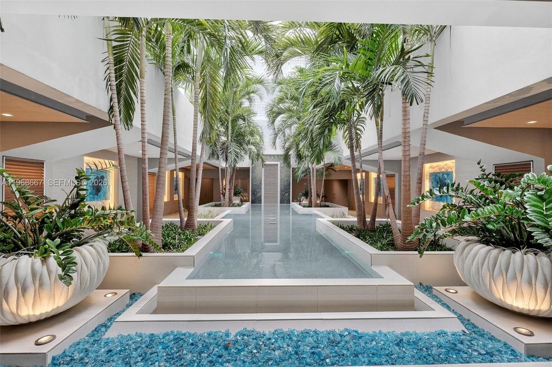 На продажу: $3,874,000 (3 спален, 3 ванн, 3711 Квадратных фут)