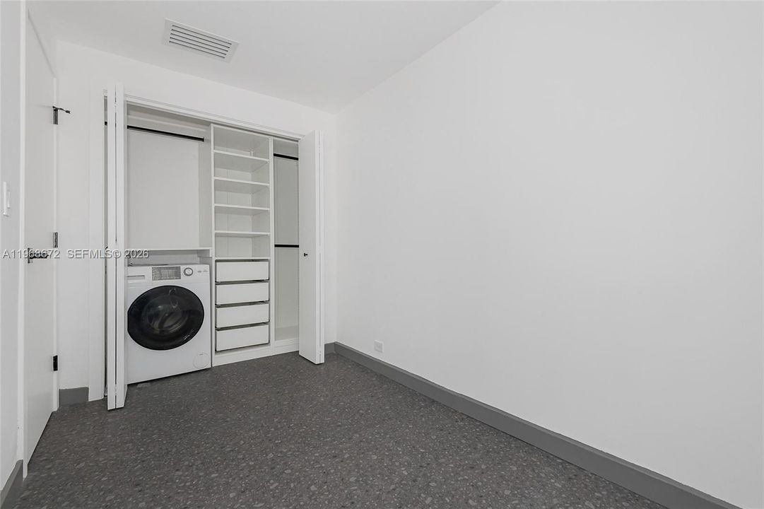 Недавно арендовано: $3,000 (2 спален, 1 ванн, 720 Квадратных фут)