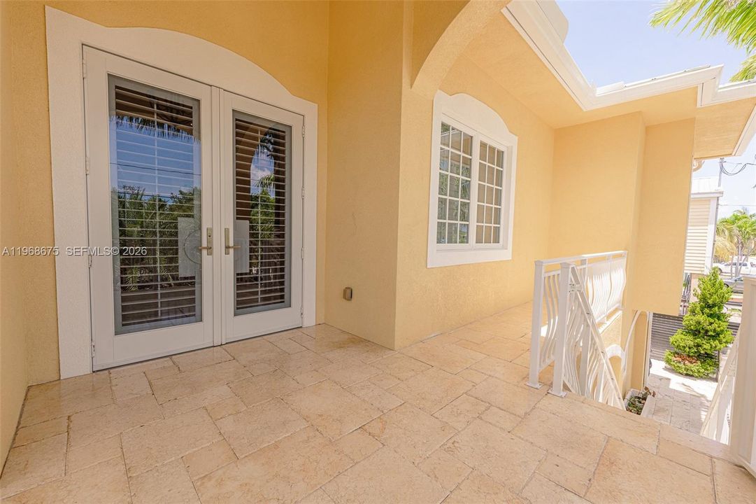 For Rent: $6,995 (4 beds, 3 baths, 3116 Square Feet)