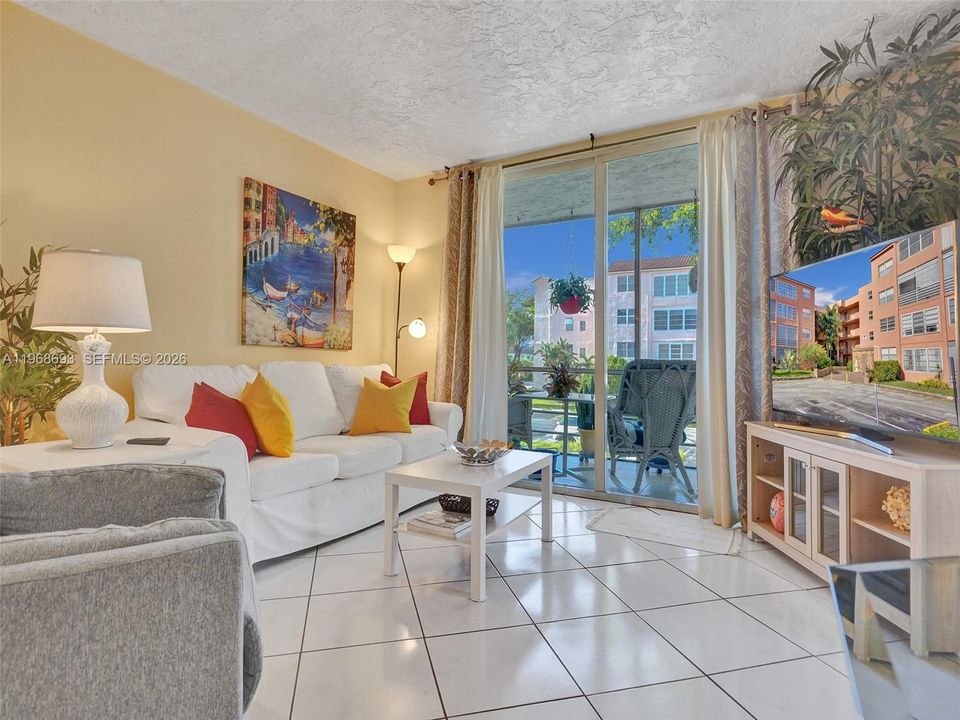 Active With Contract: $100,000 (2 beds, 2 baths, 865 Square Feet)