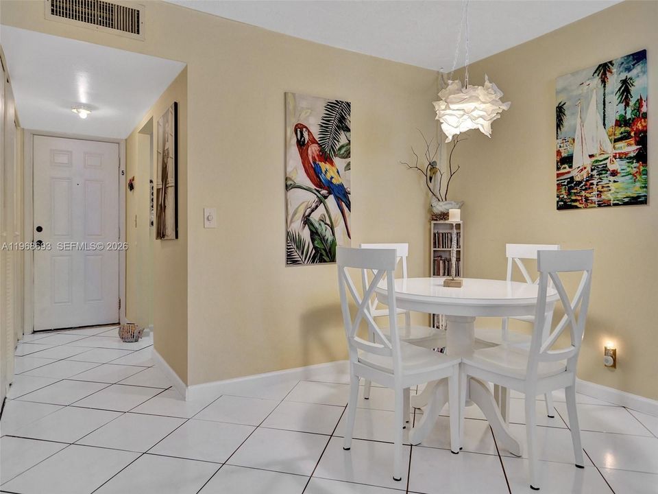 Active With Contract: $100,000 (2 beds, 2 baths, 865 Square Feet)