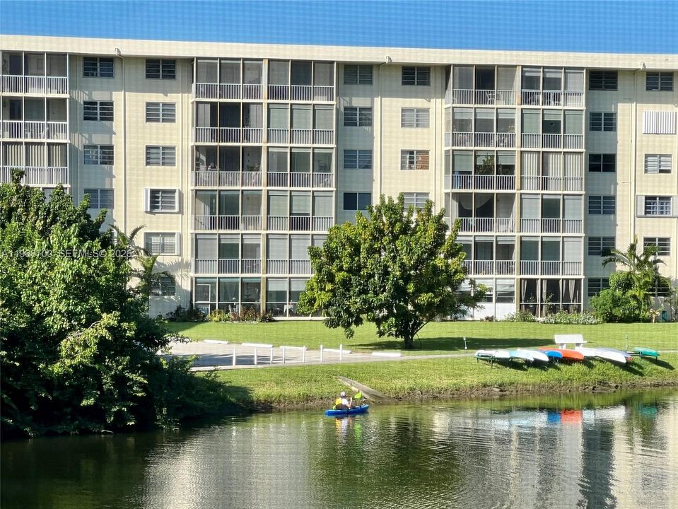 For Sale: $189,000 (1 beds, 1 baths, 768 Square Feet)