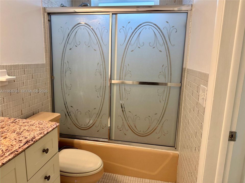 For Sale: $189,000 (1 beds, 1 baths, 768 Square Feet)