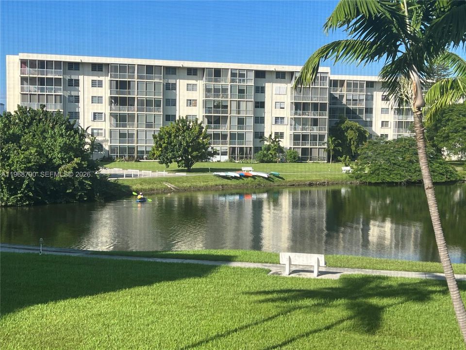 For Sale: $189,000 (1 beds, 1 baths, 768 Square Feet)