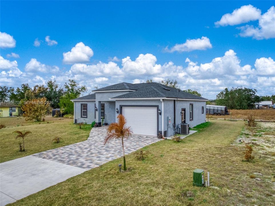 En Venta: $349,900 (3 camas, 2 baños, 0 Pies cuadrados)