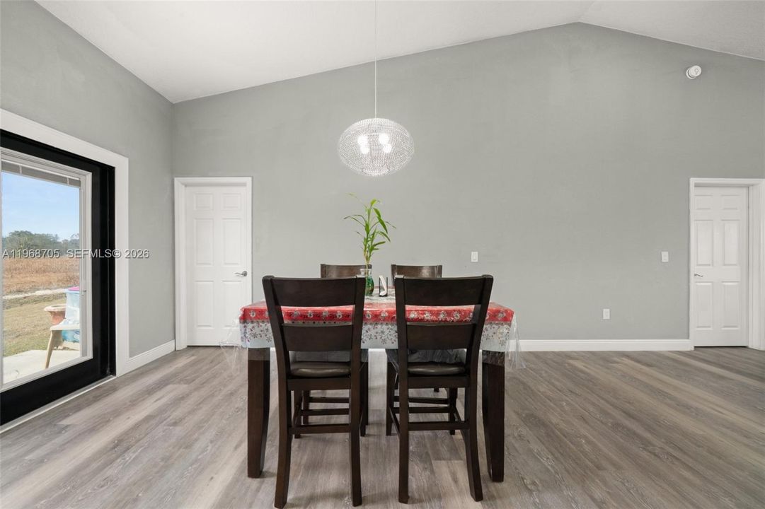 En Venta: $349,900 (3 camas, 2 baños, 0 Pies cuadrados)