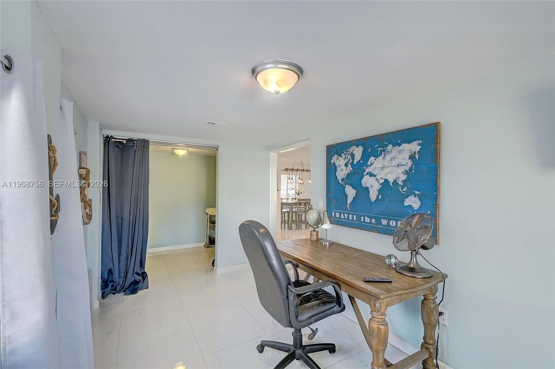 For Sale: $315,000 (3 beds, 2 baths, 1053 Square Feet)