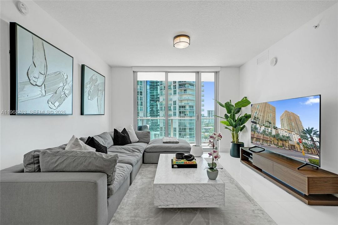 For Sale: $1,299,000 (2 beds, 3 baths, 1541 Square Feet)