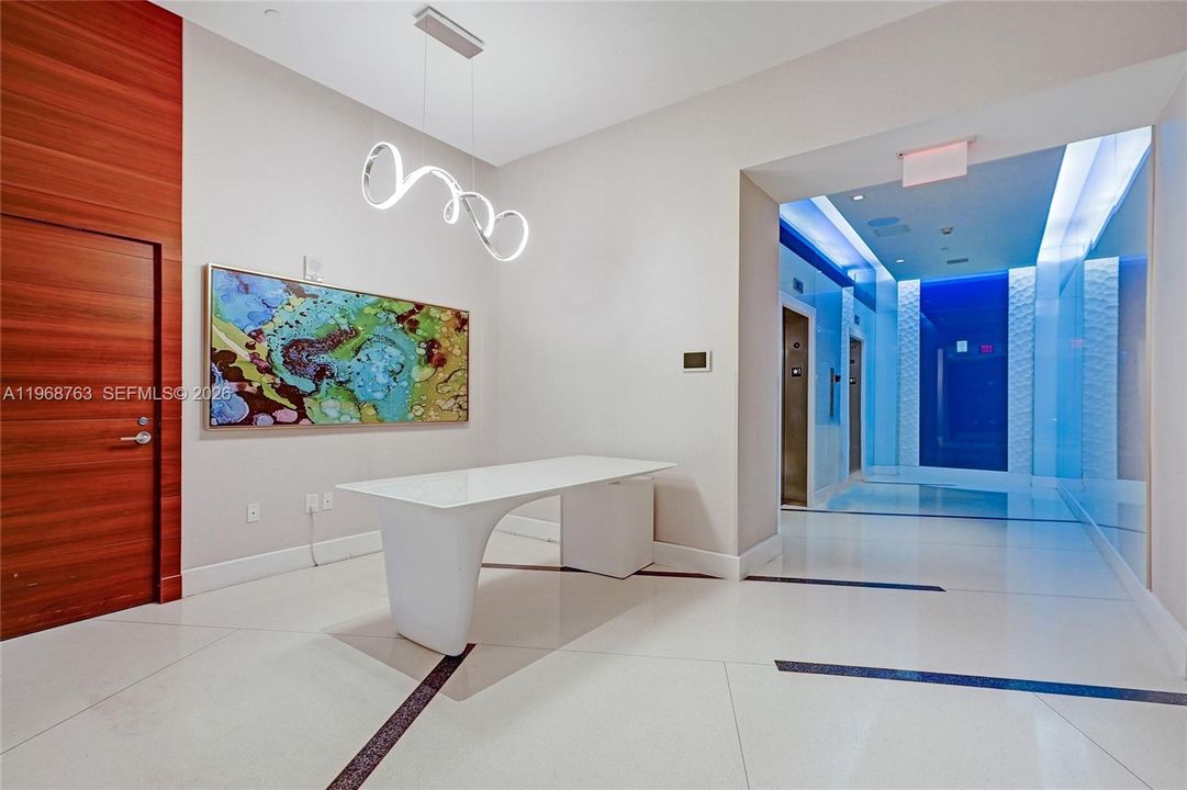 For Sale: $1,299,000 (2 beds, 3 baths, 1541 Square Feet)