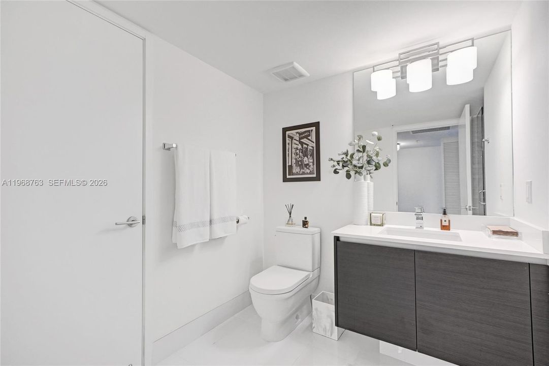 For Sale: $1,299,000 (2 beds, 3 baths, 1541 Square Feet)