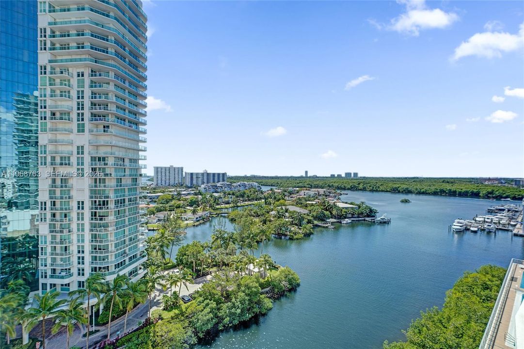 For Sale: $1,299,000 (2 beds, 3 baths, 1541 Square Feet)