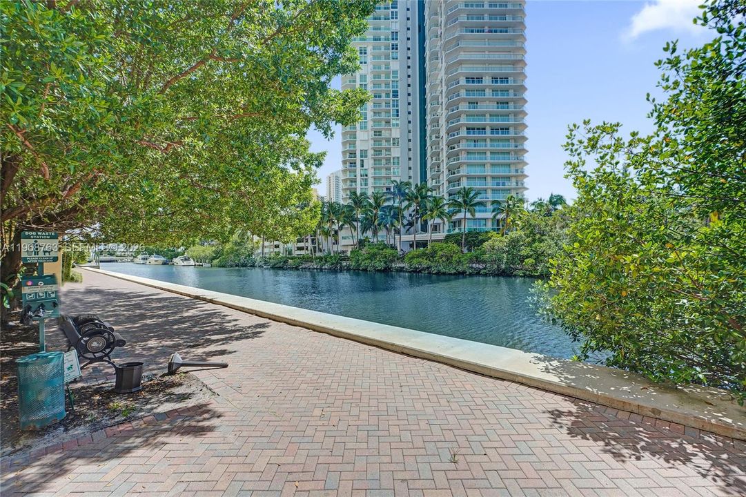 For Sale: $1,299,000 (2 beds, 3 baths, 1541 Square Feet)