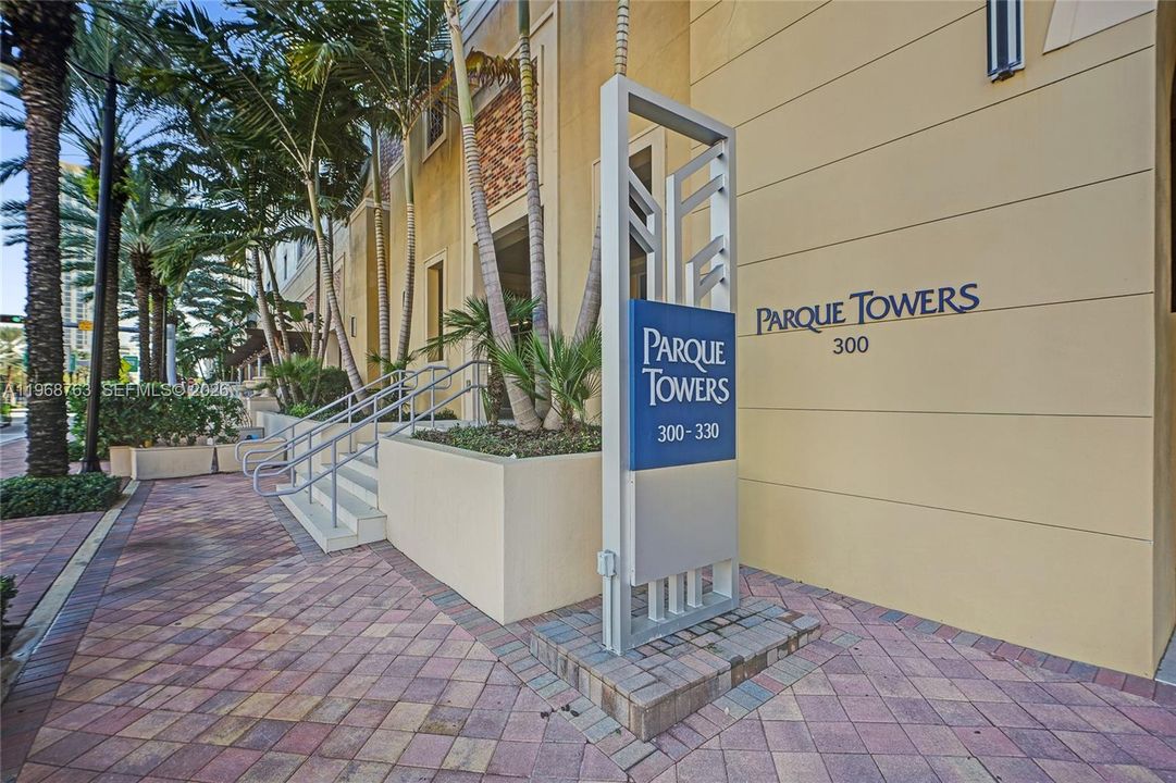 For Sale: $1,299,000 (2 beds, 3 baths, 1541 Square Feet)