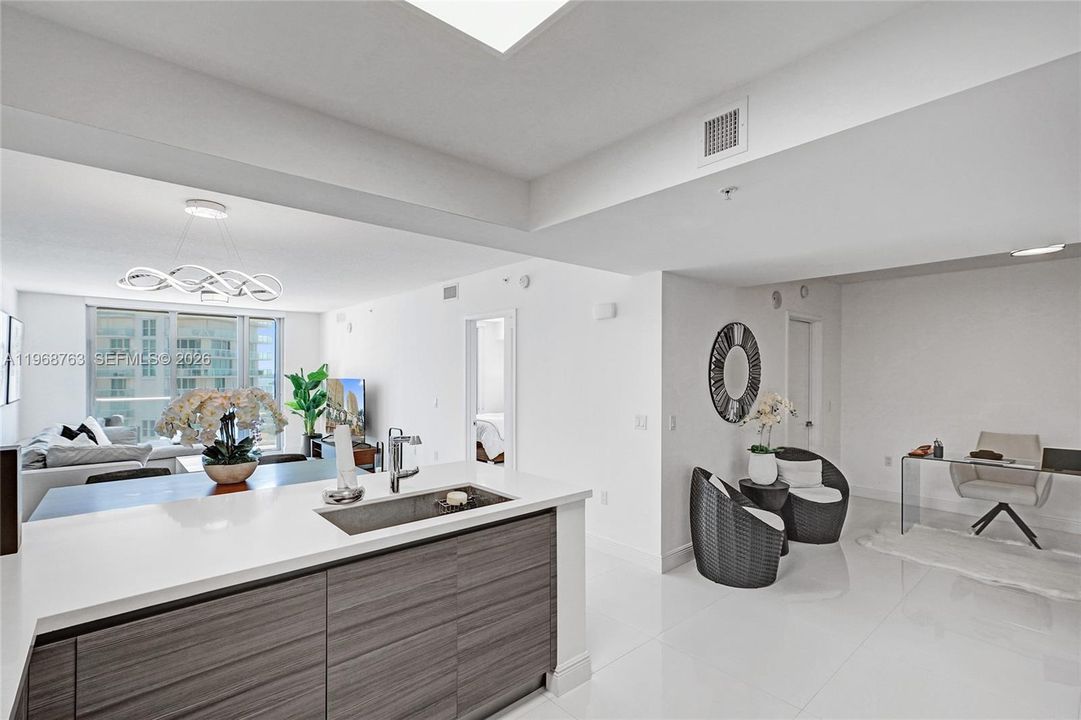 For Sale: $1,299,000 (2 beds, 3 baths, 1541 Square Feet)
