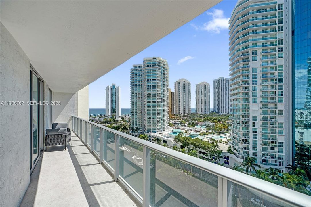 For Sale: $1,299,000 (2 beds, 3 baths, 1541 Square Feet)