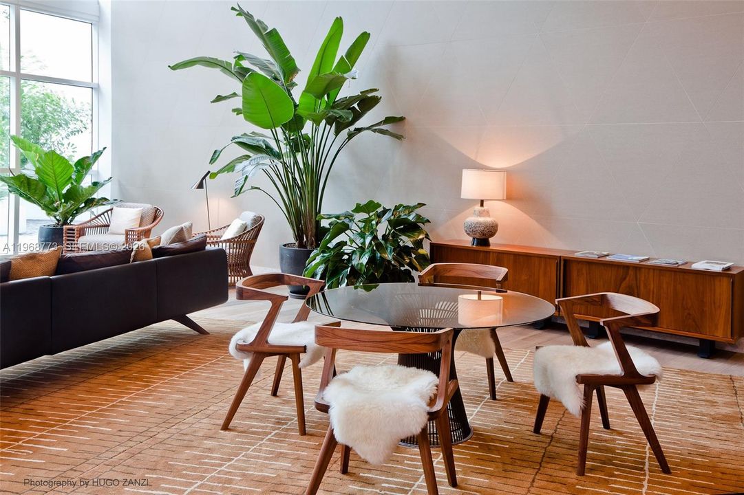 Activo con contrato: $2,150,000 (3 camas, 3 baños, 2201 Pies cuadrados)