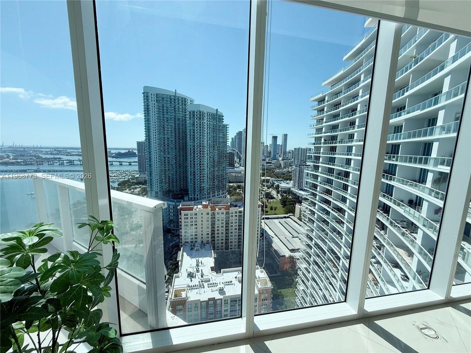 Activo con contrato: $2,150,000 (3 camas, 3 baños, 2201 Pies cuadrados)