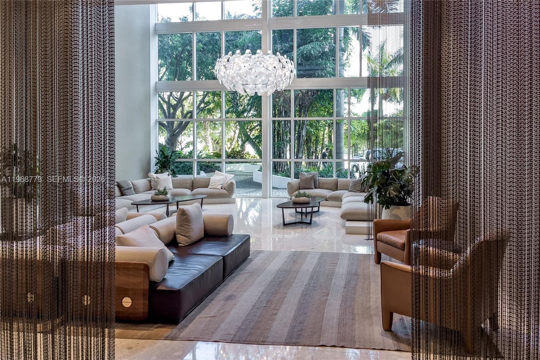 Activo con contrato: $2,150,000 (3 camas, 3 baños, 2201 Pies cuadrados)
