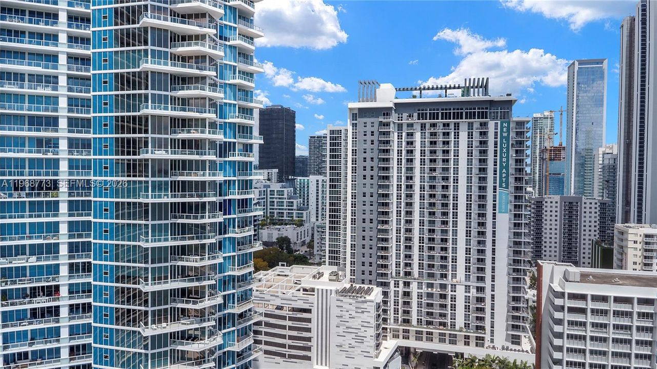 Activo con contrato: $2,150,000 (3 camas, 3 baños, 2201 Pies cuadrados)