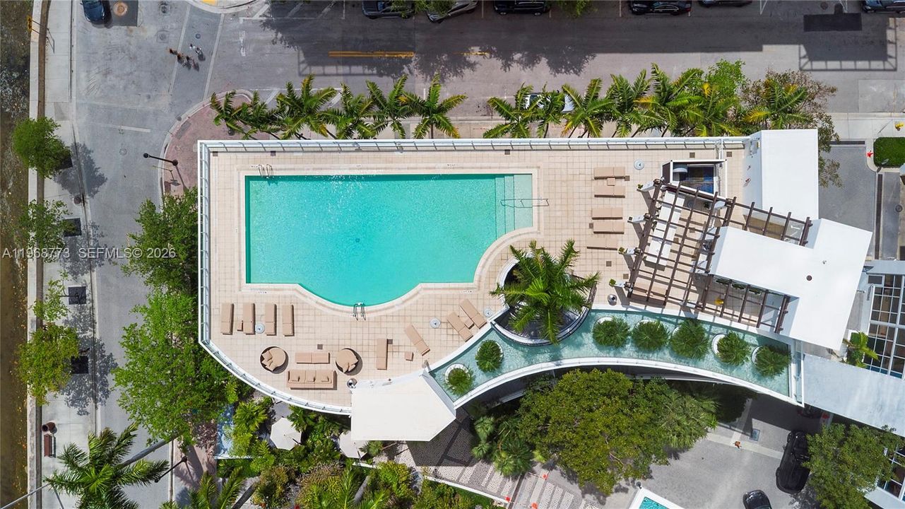 Activo con contrato: $2,150,000 (3 camas, 3 baños, 2201 Pies cuadrados)