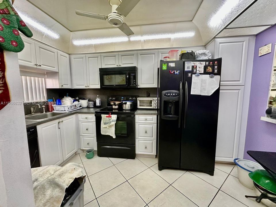 Activo con contrato: $118,000 (2 camas, 2 baños, 1170 Pies cuadrados)