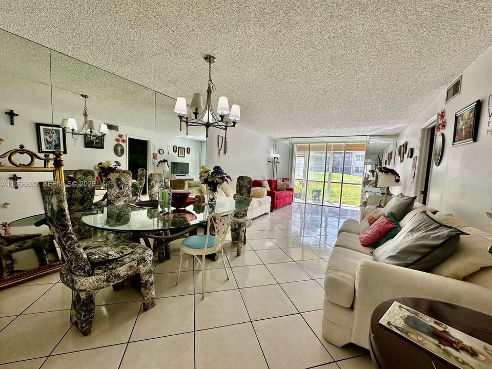 Activo con contrato: $118,000 (2 camas, 2 baños, 1170 Pies cuadrados)