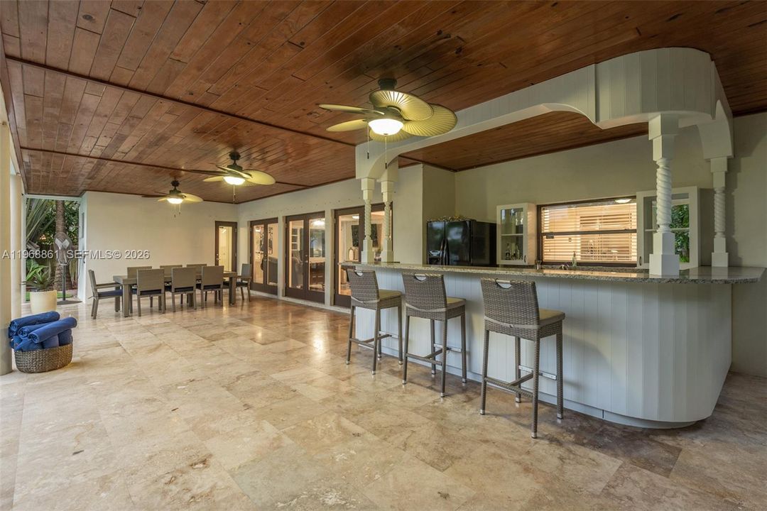 For Sale: $2,890,000 (5 beds, 4 baths, 4435 Square Feet)