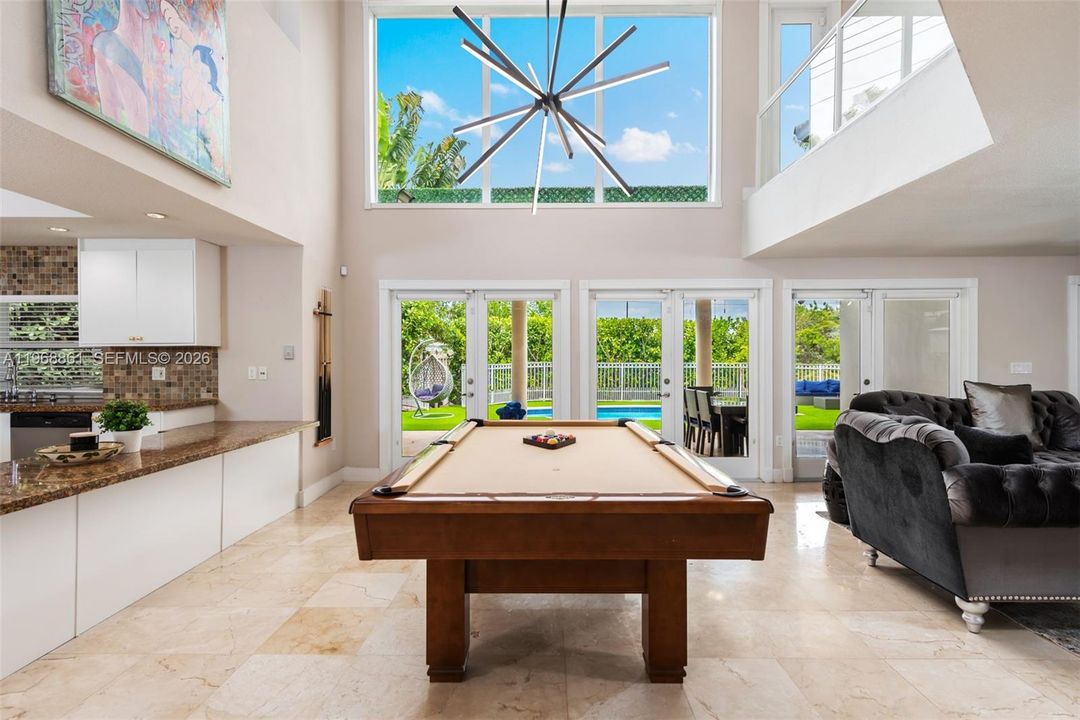 For Sale: $2,890,000 (5 beds, 4 baths, 4435 Square Feet)