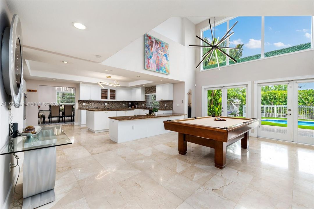 For Sale: $2,890,000 (5 beds, 4 baths, 4435 Square Feet)