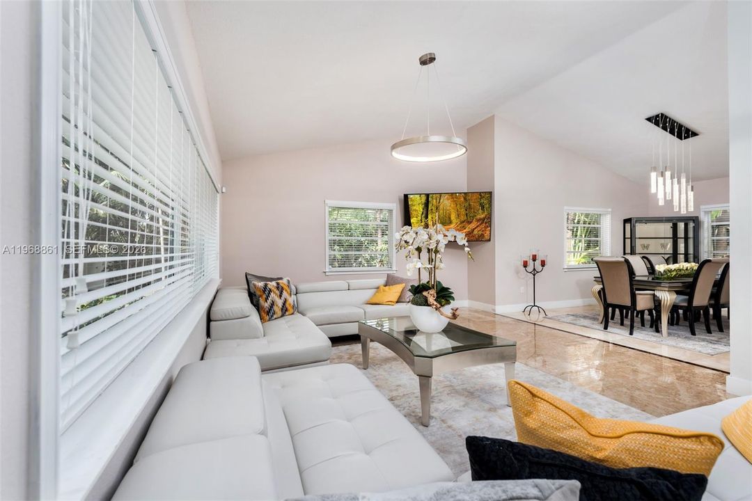 For Sale: $2,890,000 (5 beds, 4 baths, 4435 Square Feet)