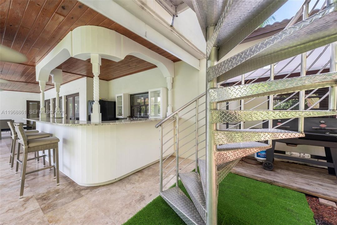 For Sale: $2,890,000 (5 beds, 4 baths, 4435 Square Feet)