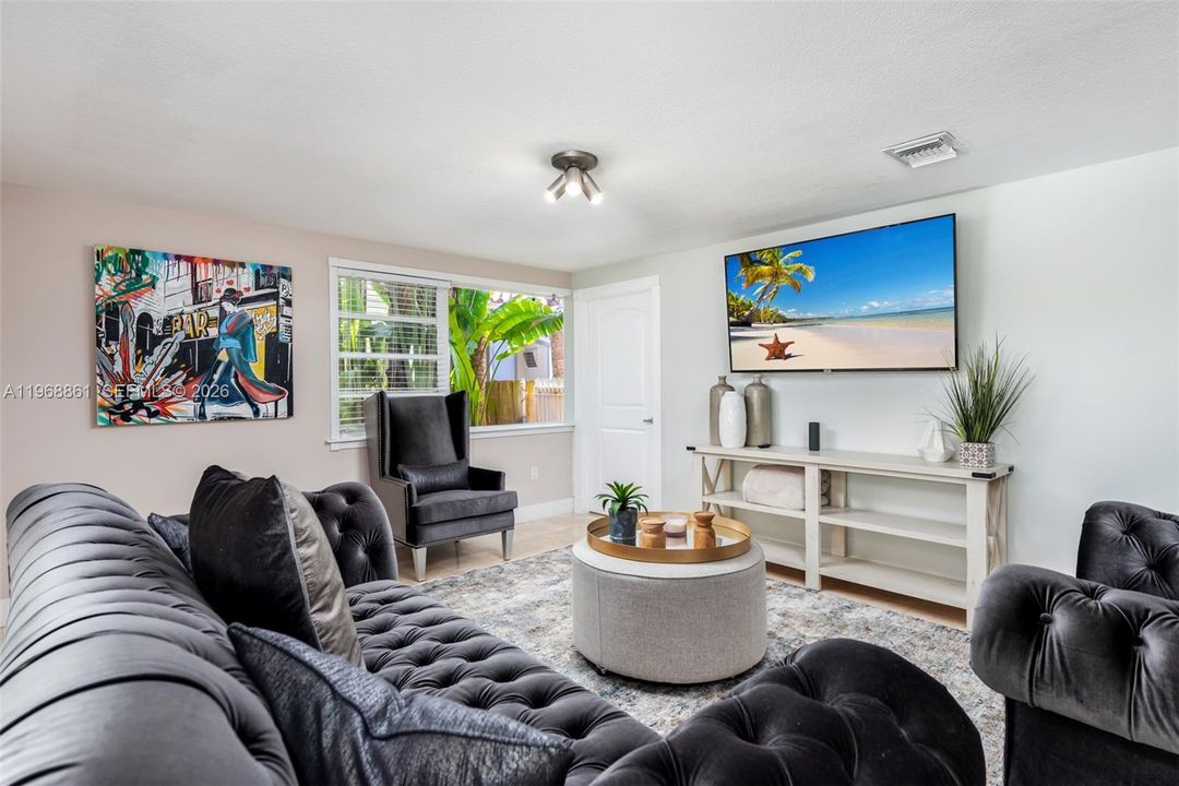 For Sale: $2,890,000 (5 beds, 4 baths, 4435 Square Feet)