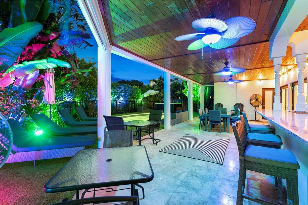 For Sale: $2,890,000 (5 beds, 4 baths, 4435 Square Feet)