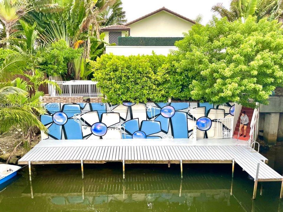 For Sale: $2,890,000 (5 beds, 4 baths, 4435 Square Feet)