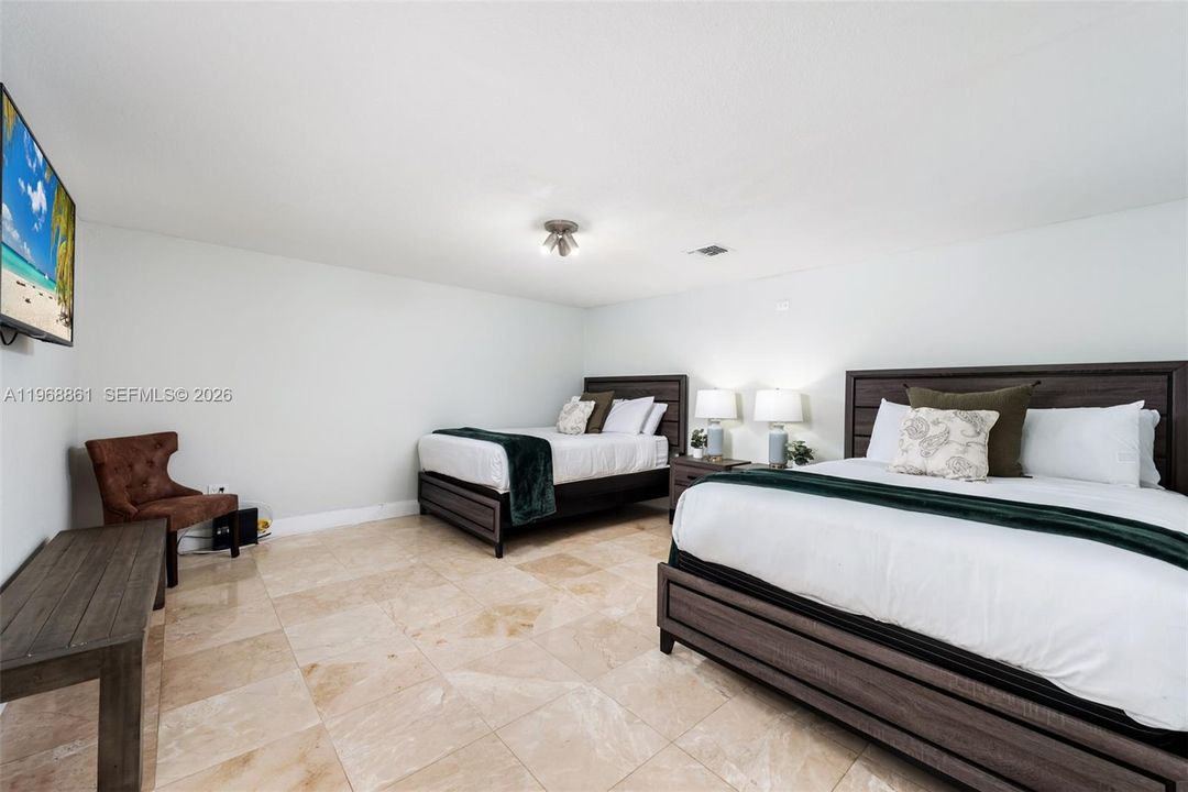For Sale: $2,890,000 (5 beds, 4 baths, 4435 Square Feet)