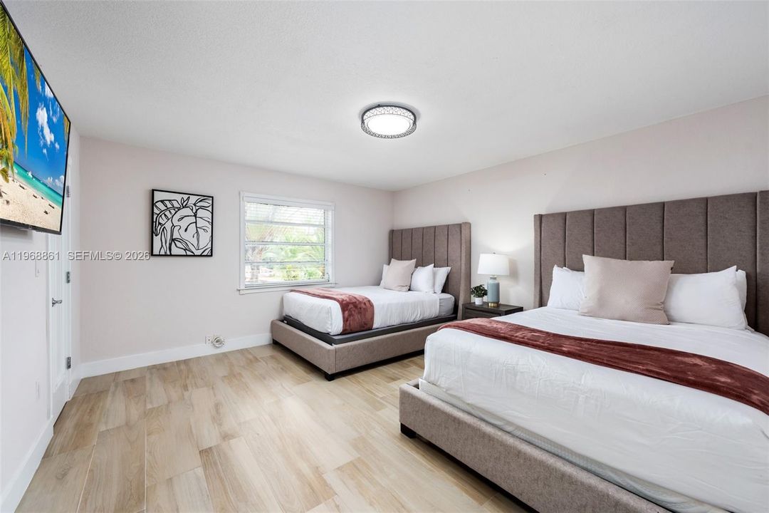 For Sale: $2,890,000 (5 beds, 4 baths, 4435 Square Feet)