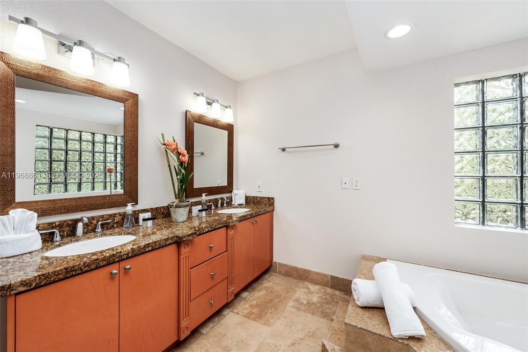 For Sale: $2,890,000 (5 beds, 4 baths, 4435 Square Feet)