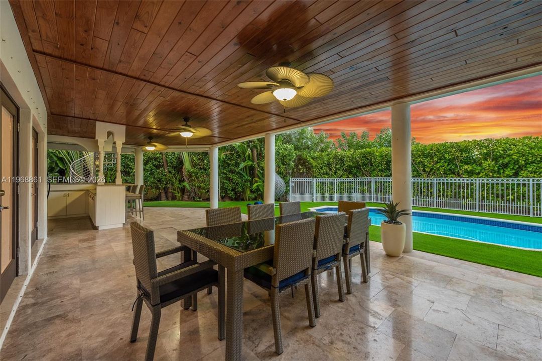 For Sale: $2,890,000 (5 beds, 4 baths, 4435 Square Feet)