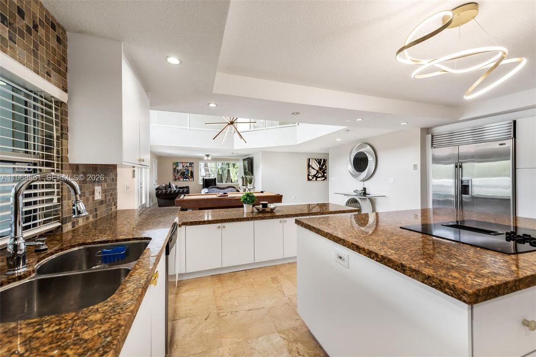 For Sale: $2,890,000 (5 beds, 4 baths, 4435 Square Feet)