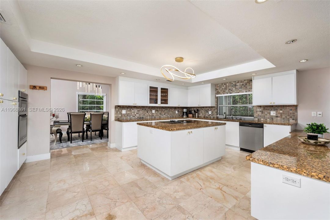For Sale: $2,890,000 (5 beds, 4 baths, 4435 Square Feet)
